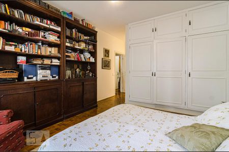 Apartamento à venda com 236m², 4 quartos e 2 vagas Apartamento à venda com 236m², 4 quartos e 2 vagasSuíte