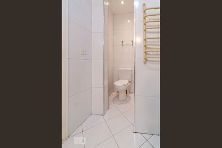 Apartamento à venda com 236m², 4 quartos e 2 vagas Apartamento à venda com 236m², 4 quartos e 2 vagasBanheiro