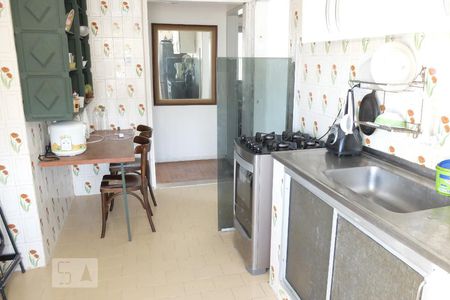 Apartamento para alugar com 130m², 3 quartos e sem vagaCozinha