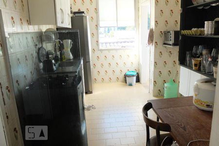 Apartamento para alugar com 130m², 3 quartos e sem vagaCozinha