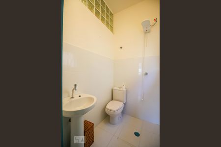 Banheiro da Suíte de casa para alugar com 2 quartos, 120m² em Chácara Santo Antônio (zona Sul), São Paulo