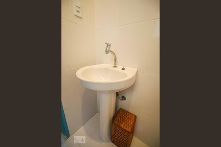 Banheiro da Suíte de casa para alugar com 2 quartos, 120m² em Chácara Santo Antônio (zona Sul), São Paulo