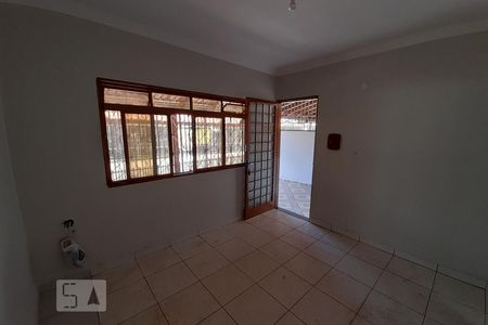 Sala de casa para alugar com 2 quartos, 90m² em Guará I, Brasília