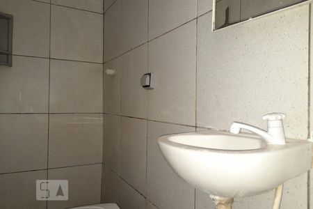 Casa para alugar com 90m², 2 quartos e 1 vaga Casa para alugar com 90m², 2 quartos e 1 vagaBanheiro de Serviço