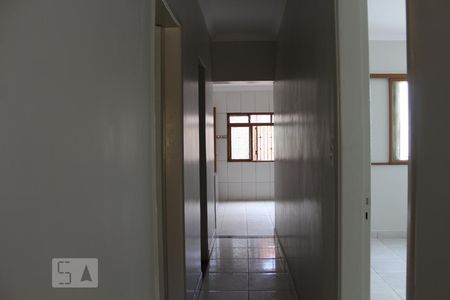 Corredor de casa para alugar com 2 quartos, 90m² em Guará I, Brasília