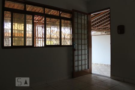 Sala de casa para alugar com 2 quartos, 90m² em Guará I, Brasília