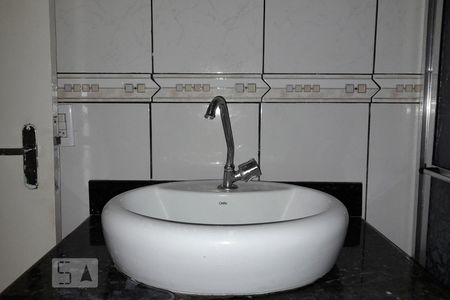 Casa para alugar com 90m², 2 quartos e 1 vaga Casa para alugar com 90m², 2 quartos e 1 vagaBanheiro Social