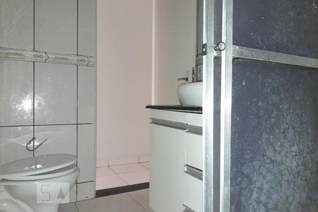 Casa para alugar com 90m², 2 quartos e 1 vaga Casa para alugar com 90m², 2 quartos e 1 vagaBanheiro Social