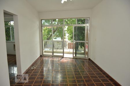 Apartamento à venda com 100m², 3 quartos e 2 vagasSala
