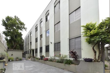 Apartamento à venda com 76m², 2 quartos e 1 vaga Apartamento à venda com 76m², 2 quartos e 1 vagaFachada do bloco