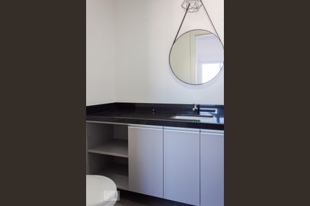 Banheiro de kitnet/studio para alugar com 1 quarto, 38m² em Marechal Rondon, Canoas