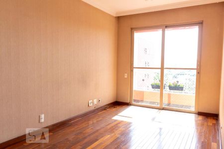 Sala de apartamento para alugar com 3 quartos, 65m² em Vila Firmiano Pinto, São Paulo