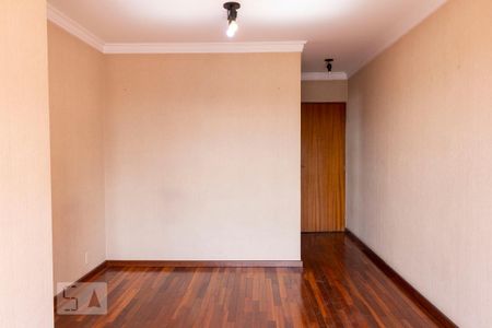 Sala de apartamento para alugar com 3 quartos, 65m² em Vila Firmiano Pinto, São Paulo