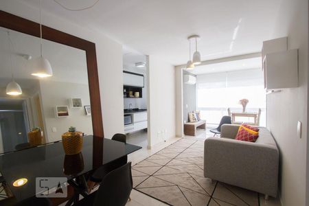 Sala de kitnet/studio para alugar com 1 quarto, 50m² em Brooklin, São Paulo