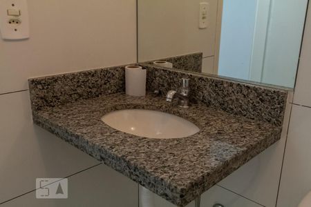 Casa à venda com 185m², 3 quartos e 2 vagasBanheiro 1