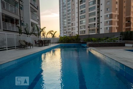 Apartamento para alugar com 76m², 2 quartos e 2 vagasÁrea comum - Piscina
