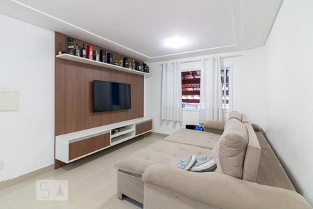 Sala de estar de Casa com 3 quartos, 125m² Jardim Cocaia