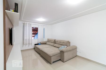 Sala de estar de Casa com 3 quartos, 125m² Jardim Cocaia