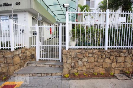 Apartamento para alugar com 55m², 2 quartos e 1 vaga Apartamento para alugar com 55m², 2 quartos e 1 vagaFachada