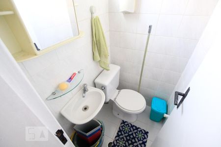 Apartamento para alugar com 55m², 2 quartos e 1 vaga Apartamento para alugar com 55m², 2 quartos e 1 vagaBanheiro de Serviço