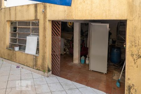 Casa à venda com 150m², 2 quartos e 2 vagas Casa à venda com 150m², 2 quartos e 2 vagasPorão