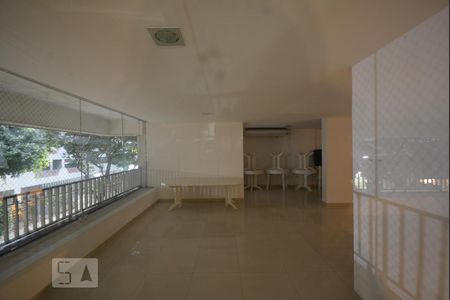 Apartamento para alugar com 120m², 3 quartos e 1 vagaÁrea comum - Salão de festas
