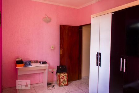 Casa à venda com 278m², 3 quartos e 3 vagasQuarto 2