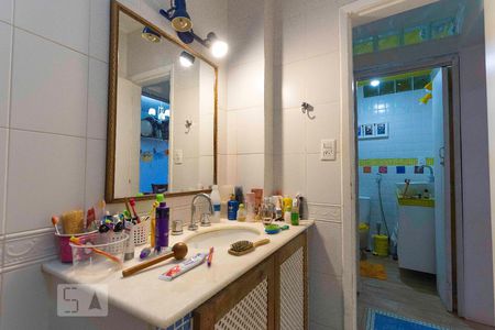 Apartamento à venda com 109m², 3 quartos e sem vagaBanheiro Social - Armário