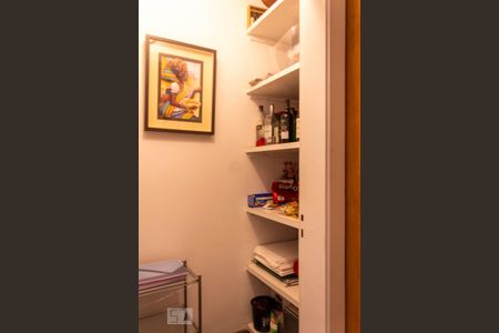 Apartamento à venda com 260m², 4 quartos e 4 vagasDispensa