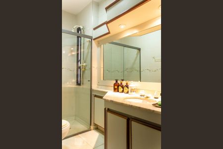 Apartamento à venda com 260m², 4 quartos e 4 vagasBanheiro Suíte 2