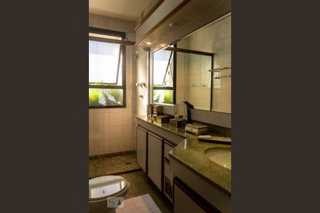 Apartamento à venda com 260m², 4 quartos e 4 vagasBanheiro Suíte 4