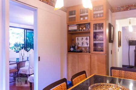 Apartamento à venda com 260m², 4 quartos e 4 vagasCozinha