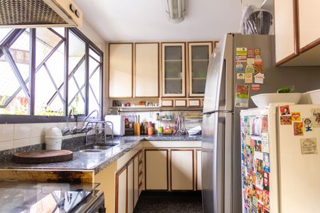 Apartamento à venda com 260m², 4 quartos e 4 vagasCozinha