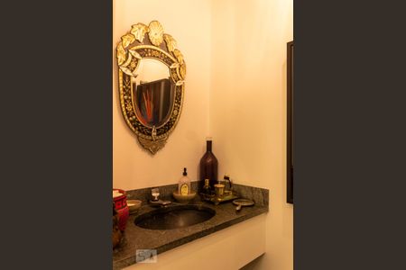 Apartamento à venda com 260m², 4 quartos e 4 vagasLavabo