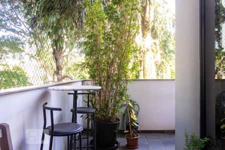 Apartamento à venda com 260m², 4 quartos e 4 vagasVaranda