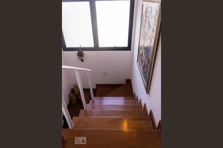 Apartamento à venda com 260m², 4 quartos e 4 vagasEscadas