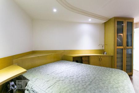 Apartamento à venda com 181m², 3 quartos e 2 vagasSuíte 1