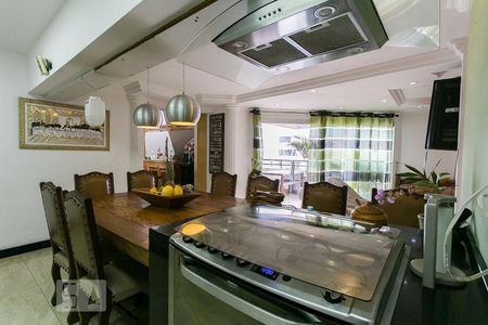 Apartamento à venda com 181m², 3 quartos e 2 vagasCozinha