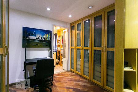 Apartamento à venda com 181m², 3 quartos e 2 vagasSuíte 1