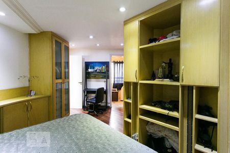 Apartamento à venda com 181m², 3 quartos e 2 vagasSuíte 1