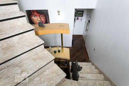 Apartamento à venda com 181m², 3 quartos e 2 vagasEscada