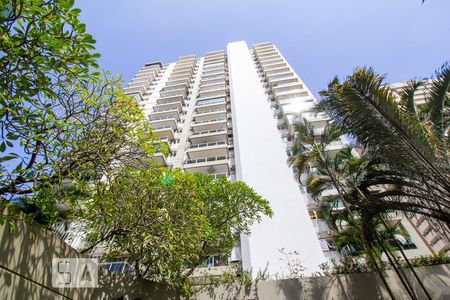 Apartamento à venda com 65m², 1 quarto e 1 vaga Apartamento à venda com 65m², 1 quarto e 1 vagaFachada