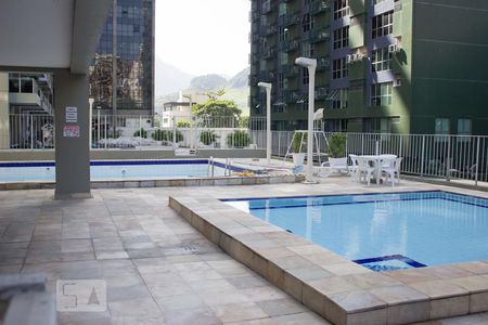 Apartamento à venda com 65m², 1 quarto e 1 vaga Apartamento à venda com 65m², 1 quarto e 1 vagaArea Comum - Piscina