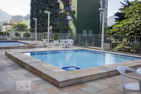 Apartamento à venda com 65m², 1 quarto e 1 vaga Apartamento à venda com 65m², 1 quarto e 1 vagaArea Comum - Piscina