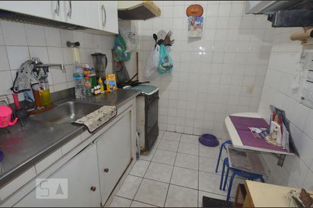 Apartamento à venda com 75m², 2 quartos e sem vagaCozinha