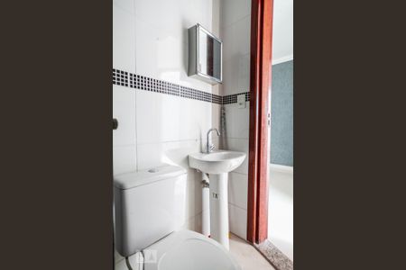 Banheiro de apartamento para alugar com 2 quartos, 47m² em Vila Guaraciaba, Santo André