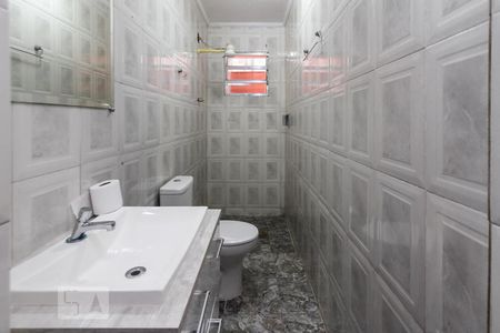Banheiro de casa para alugar com 2 quartos, 90m² em Vila Bela, São Paulo