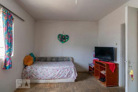 Quarto de casa à venda com 6 quartos, 200m² em Santa Cruz, Belo Horizonte