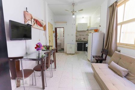 Sala/Quarto - TV de kitnet/studio para alugar com 1 quarto, 24m² em Centro, Rio de Janeiro