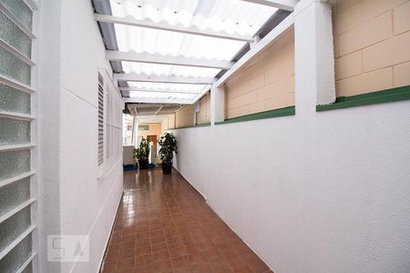 Casa à venda com 200m², 1 quarto e 1 vagaÁrea Externa - Corredor lateral